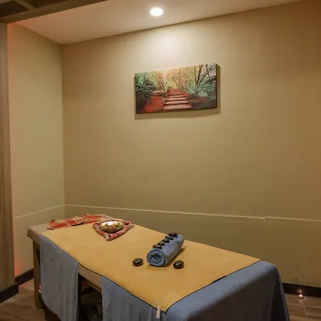 Hotel Throne Seagate