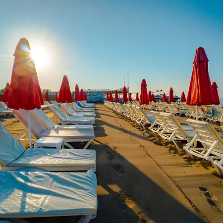 Throne Seagate Hotel