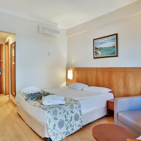 Throne Seagate Hotel