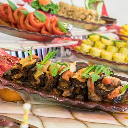 Throne Seagate Hotel