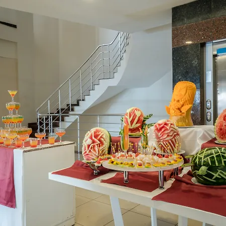 Throne Seagate Hotel 5*